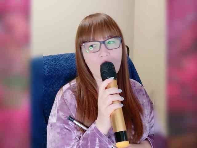 QueenFoxyLiza webcam