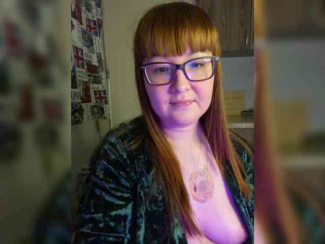 QueenFoxyLiza webcam