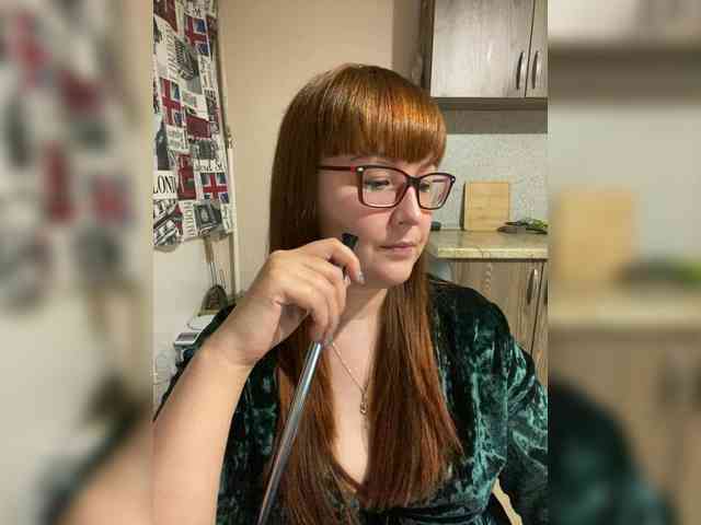 QueenFoxyLiza webcam