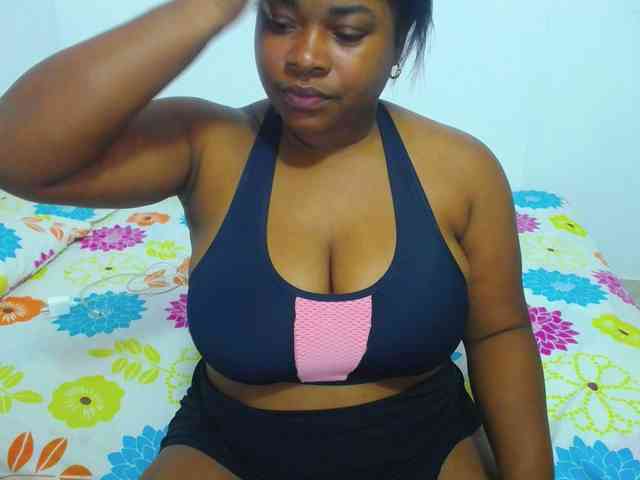 shirlyhotxx bongacams