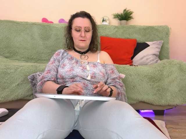 DucksInSlipps's BongaCams show and profile