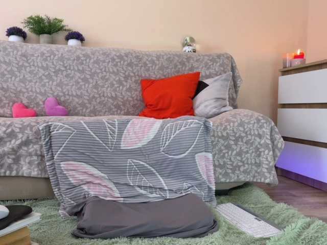 DucksInSlipps's BongaCams show and profile