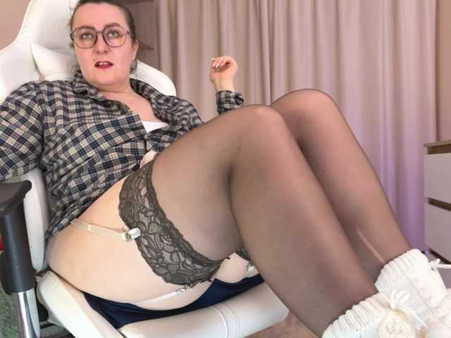 DucksInSlipps's BongaCams show and profile