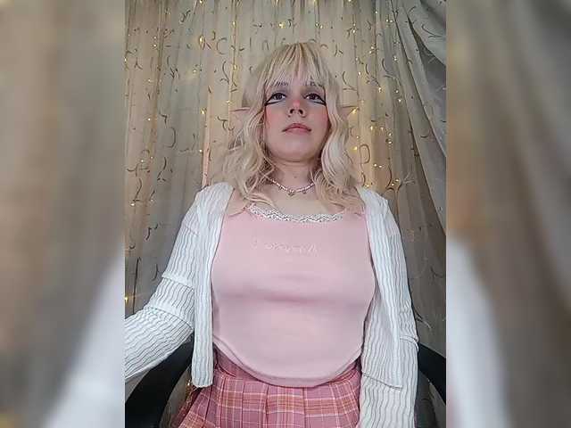 -Marcelline's BongaCams show and profile