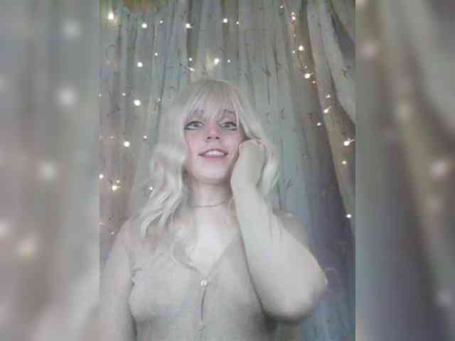 -Marcelline's webcam live show