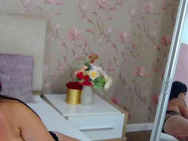 MatureVivian webcam
