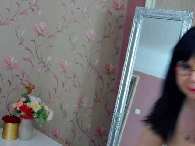 MatureVivian webcam