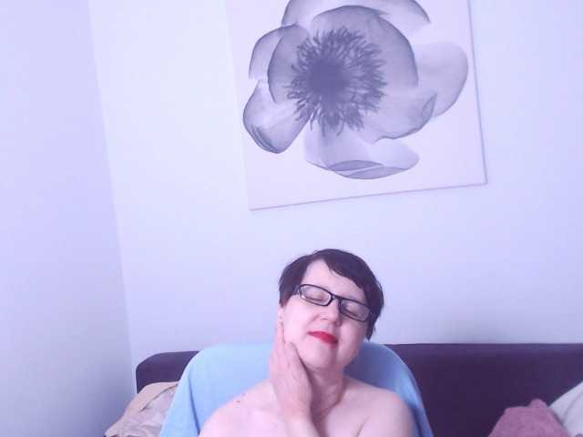 ChristaRose's BongaCams show and profile