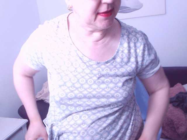 ChristaRose's BongaCams show and profile