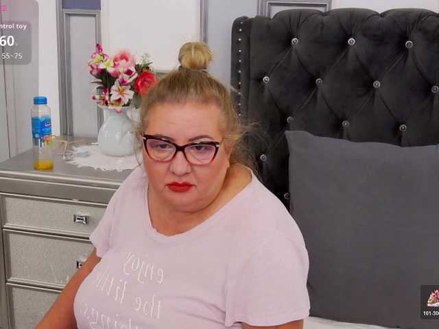 MadameLeona from BongaCams