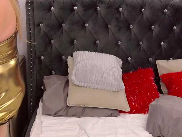 MadameLeona's BongaCams show and profile