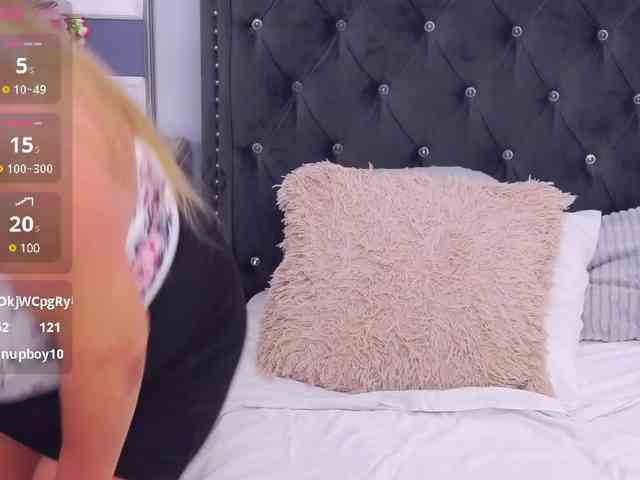 MadameLeona webcam
