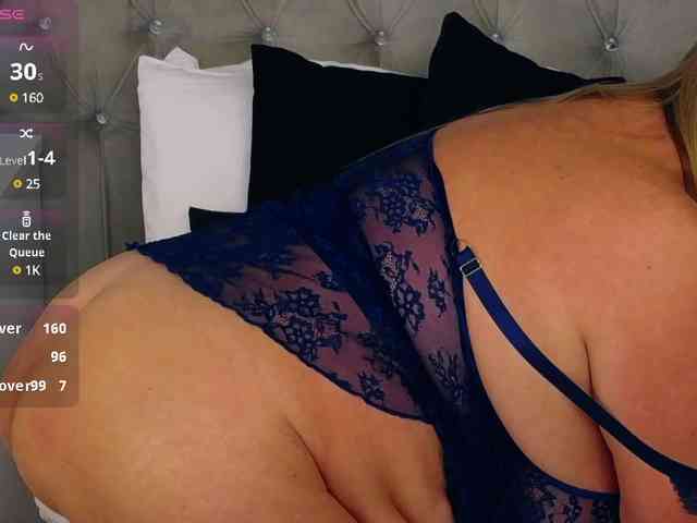 MadameLeona webcam