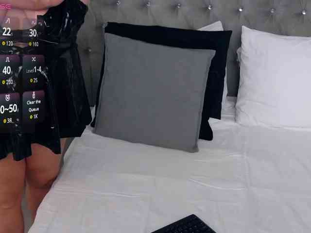 MadameLeona webcam