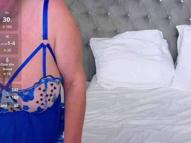 MadameLeona webcam