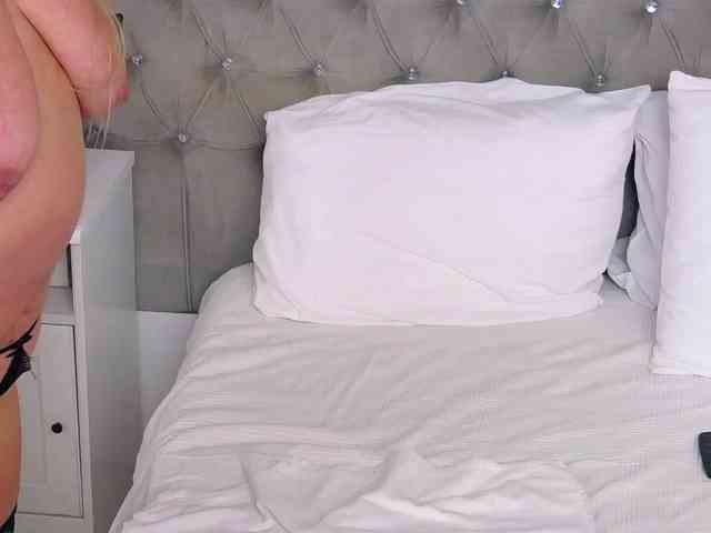 MadameLeona webcam