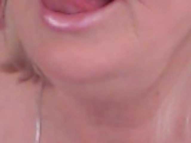 AlanaRichards's BongaCams show and profile