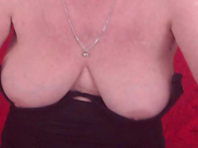 AlanaRichards's BongaCams show and profile