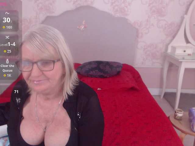 AlanaRichards's BongaCams show and profile