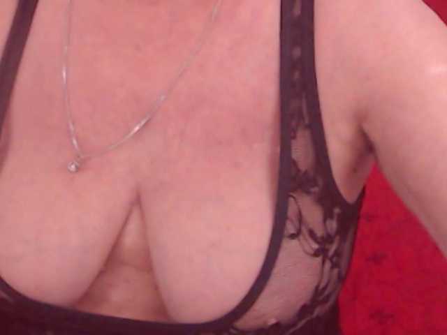 AlanaRichards's BongaCams show and profile