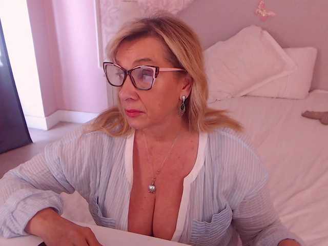 LadyNicole's BongaCams show and profile