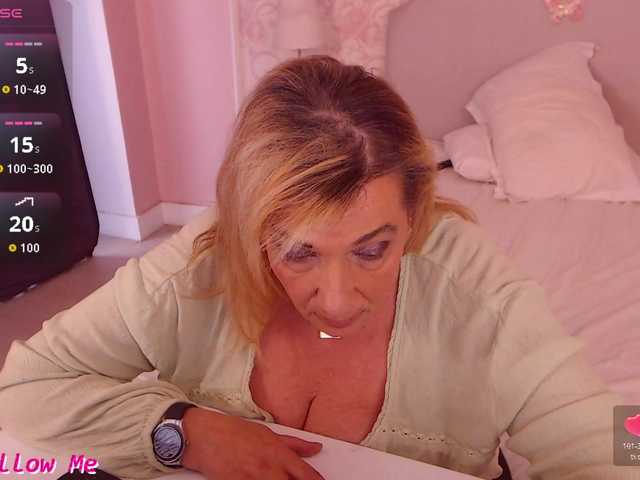 LadyNicole's BongaCams show and profile