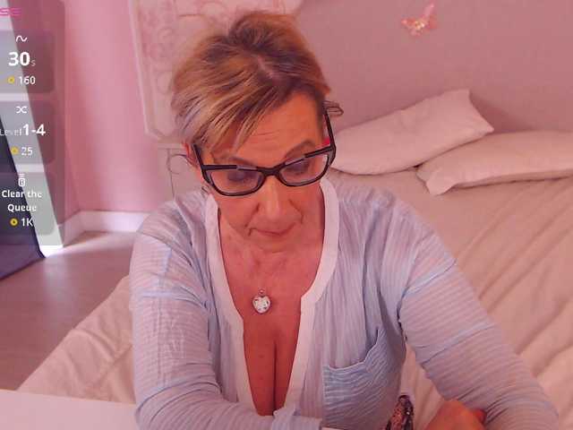 LadyNicole's BongaCams show and profile