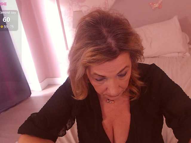 LadyNicole's BongaCams show and profile