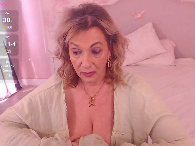 LadyNicole's BongaCams show and profile