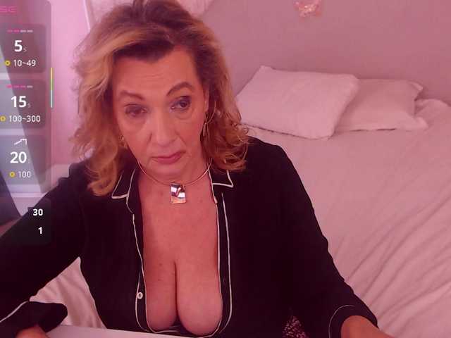 LadyNicole's BongaCams show and profile