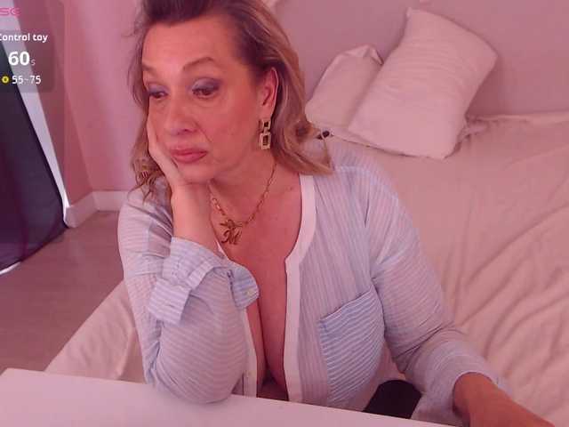 LadyNicole's BongaCams show and profile