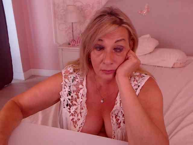 LadyNicole webcam