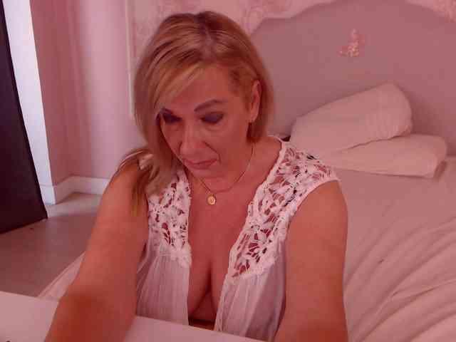 LadyNicole webcam