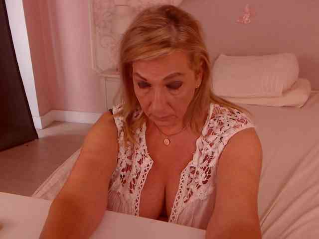 LadyNicole webcam
