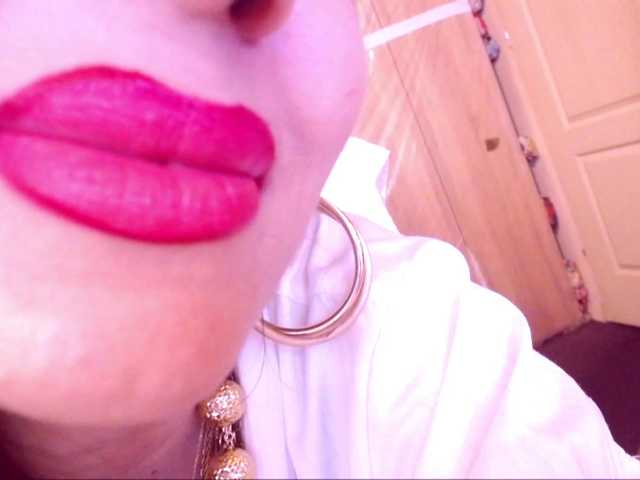 SpecialCerise's BongaCams show and profile