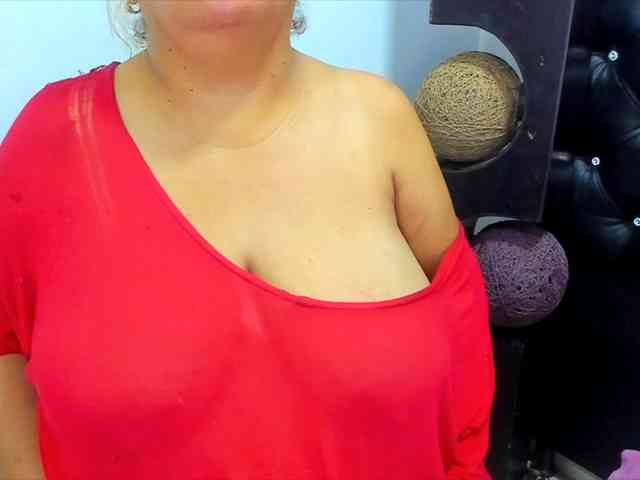 beckyummys Live Webcam on BongaCams