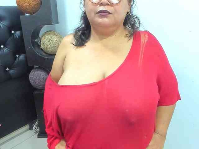 beckyummys Live Webcam on BongaCams