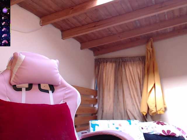 EmmaHenderson's BongaCams show and profile