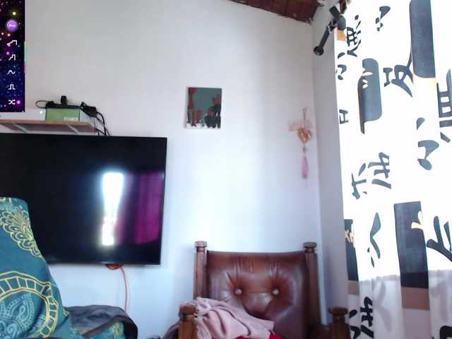 EmmaHenderson's BongaCams show and profile