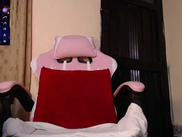 EmmaHenderson's BongaCams show and profile