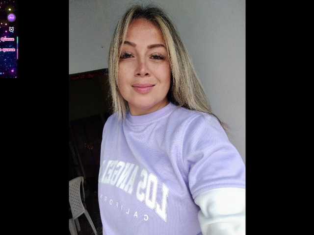 EmmaHenderson's BongaCams show and profile