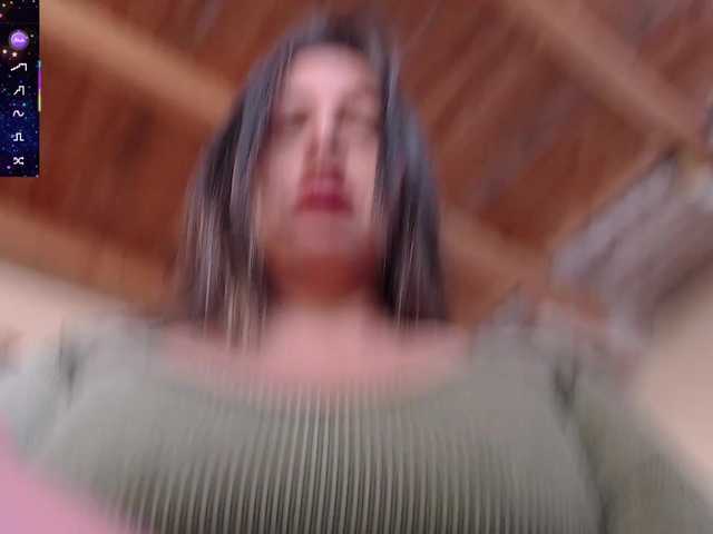 EmmaHenderson's BongaCams show and profile