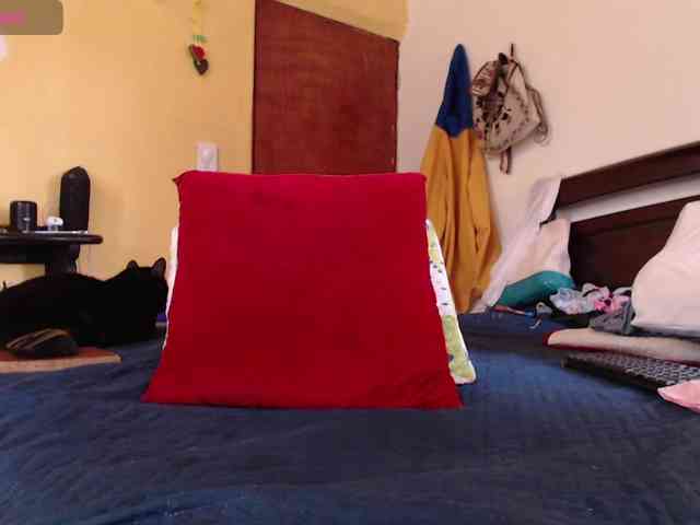 EmmaHenderson Live Webcam on BongaCams