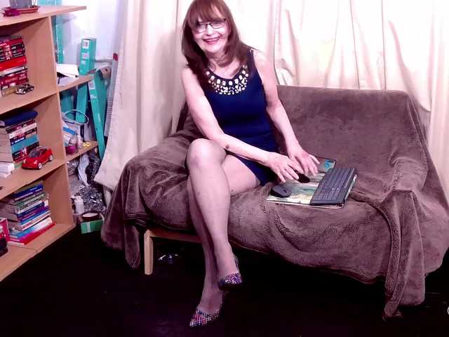 AngieGreen's BongaCams show and profile