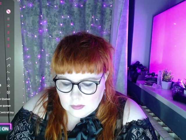 BigLesbians's BongaCams show and profile