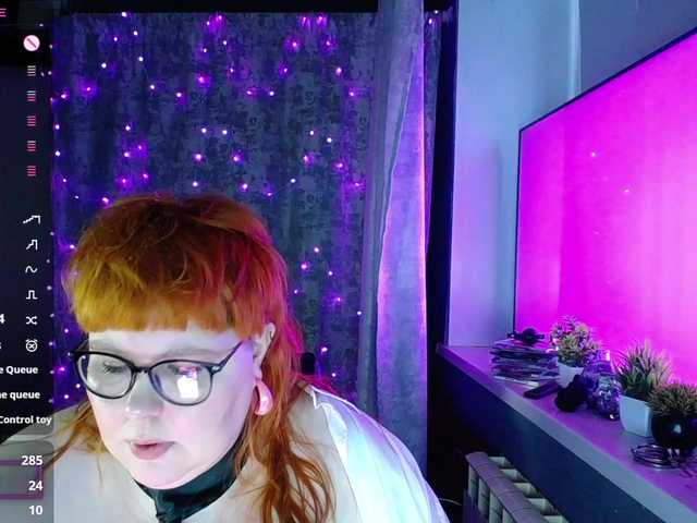 BigLesbians's BongaCams show and profile