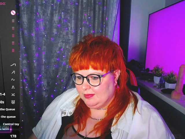 BigLesbians's BongaCams show and profile