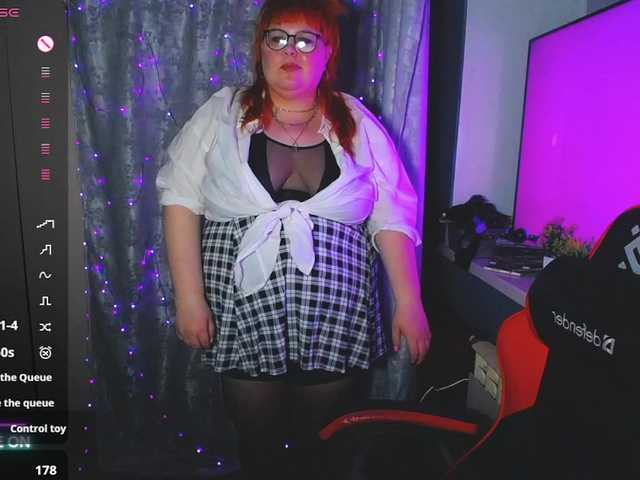 BigLesbians's BongaCams show and profile