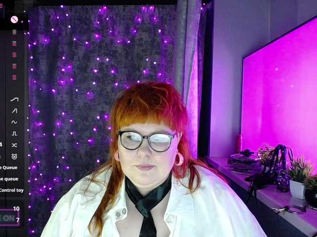 BigLesbians's BongaCams show and profile