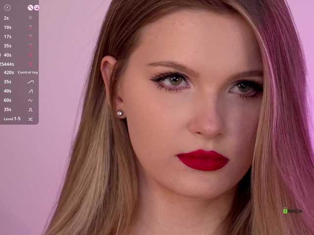 GentleFoxy's BongaCams show and profile